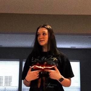 Meet your Posher, Shea